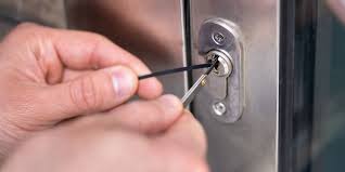 how to pick an office door lock 4