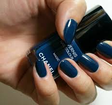 chanel vernis magic prussian blue nail