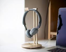 This pure wooden headset stand is perfect for showcasing headphones on a very glossy but sturdy and beautiful headphone hanger with multifunction. Stylish Headphone Hanger Art For Your Desk