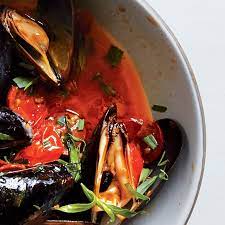 steamed mussels with tomato and chorizo