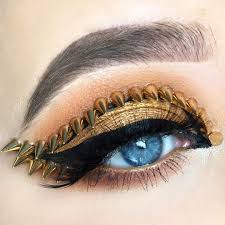 this studded eye makeup is the most