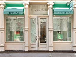 tiffany co opens a new boutique in