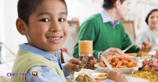 10 table manners to teach your kids
