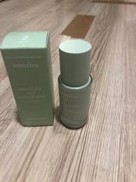 innisfree moisture silk makeup base