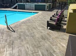 Faux Wood Look For Pool Deck Piso