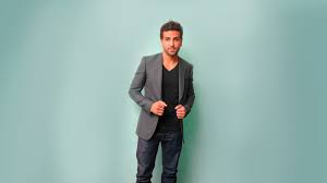 His birthday, what he did before fame, his family life, fun trivia facts, popularity rankings, and more. 10 Fragen An Elyas M Barek Magazin Hogapage