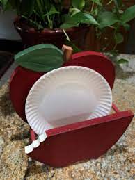 Apple Paper Plate Wall Hanging Holder