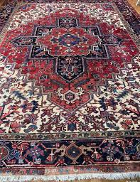 a good sized heriz rug 338 x 268 cm