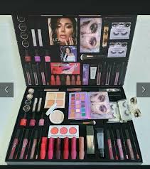 women stuff huda beauty 41 in 11083447