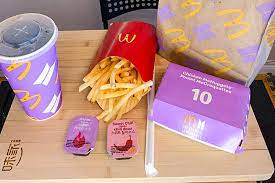 One of the world's biggest boy bands is now partnering with one. Toronto One Of The First Places Where You Can Now Get A Mcdonald S Bts Meal