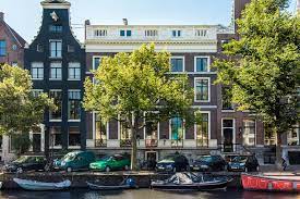 a c district house in amsterdam