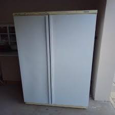 If your refrigerator or freezer has suddenly stopped cooling and the freezer won't freeze do this by opening the freezer and refrigerator door and hold your hand where the cool air comes in. Defy Double Door Fridge Offers August Clasf