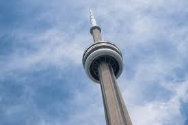 Spring and autumn are great seasons to experience toronto with milder weather and smaller crowds. Cn Tower In Toronto Kanada Franks Travelbox