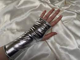 Silver fingerless gloves