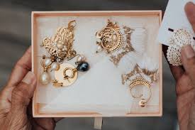 whole fashion jewelry distributors