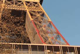 eiffel tower paint jobs a colorful