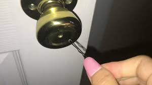 to unlock bathroom door with bobby pin