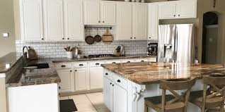 how to decorate kitchen cabinets tops