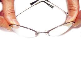 Comparing Eyeglass Hinges