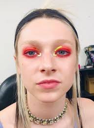 Euphoria is uniquely capable of pulling. Hunterschafer Euphoria Jules Hunter Schafer Euphoria Hunter Schafer Model Hunter Schafer Makeup Euphoria Neon Eyeshadow Aesthetic Makeup Artistry Makeup