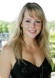 Chantal janzen has been in a relationship with johnny mol. Chantal Janzen Gives Yes In June Sports News Chantal Dutch Women Beautiful Face
