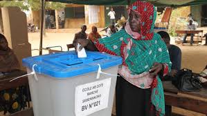 RÃ©sultat de recherche d'images pour "image bureau de vote Ã  Niafunke au mali"