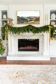 christmas ideas decorating a mantel