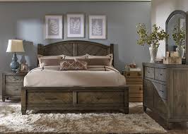 Sarah richardson, host of hgtv's sarah's summer house, used the sun as the decorating in white country cottage means including items like quilts, antique furniture or reproductions, flea market finds, trunks and copper or iron accents. Fascinating Country Style Bedroom Furniture