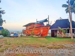 Danga bay merupakan kawasan bersantai popular di tepi laut yang wajib dilawati oleh mereka yang memilih johor sebagai destinasi pelancongan. Tempat Menarik Di Johor Pantai Penyabong Mersing Makan Angin Jalan Jalan Cuti Cuti
