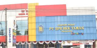 Bpr bkk memberikan pelayanan jasa perbankan dan pemberian pinjaman kredit kepada masyarakat dengan mempertahankan kualitas kredit yang lancar. Pt Bpr Bkk Taman Perseroda Beranda