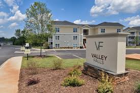 student apartments valley falls