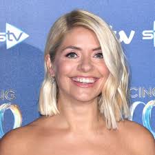 She's just had her pay bumped up by £200,000 to put her on the same salary as schofe. Holly Willoughby S Hair Through The Years