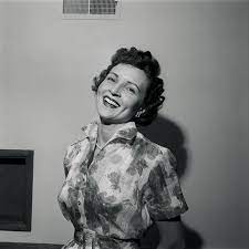 15 Rare Photos of Betty White When She ...