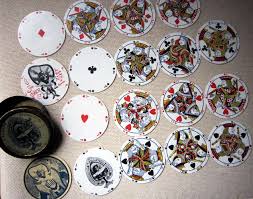 They are most commonly used for playing card games, and are also used in magic tricks, cardistry, card throwing, and card house. Circular Coon Cards The World Of Playing Cards