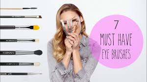 7 must have eye brushes you