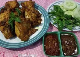 Nasi goreng refers to fried rice in both the indonesian and malay languages. Resep Ayam Bumbu Bebek Enak Mister Koki