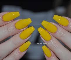 23 yellow nail designs that will