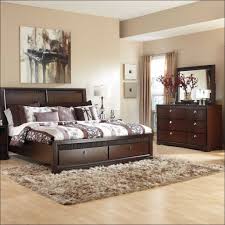 The pieces are a bed frame with a headboard, a nightstand when it comes to bedroom furniture sets, there are many different styles available, including: Dirzas GailÄ—tis Atsparus Vandeniui Art Van Full Size Bed Clarodelbosque Com