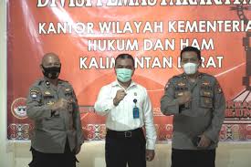 Pak @yasonna.laoly berkata berikan saya 14.000 pemuda pemudi indonesia petugas pemasyarakatan, sipir atau yang lebih dikenal dengan polsuspas (kepolisian khusus. Sinergitas Polisi Dan Polsuspas Ciptakan Keamanan Negara