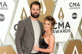 Jessie james's profile including the latest music, albums, songs, music videos and more updates. Jessie James Decker Tempts Husband Eric With Bubble Bath Picture