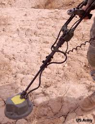 Picking out a metal detector shovel as your digger can greatly improve your treasure hunting target recovery times in hard ground. How Metal Detectors Work Explain That Stuff