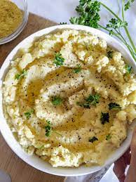 vegan cheesy garlic mashed cauliflower