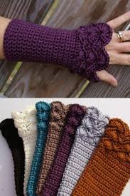 Weave in loose ends throughout with yarn needle. 40 Fashionable And Functional Fingerless Glove Crochet Patterns