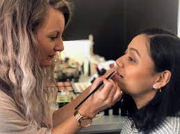 self taught makeup artist or makeup