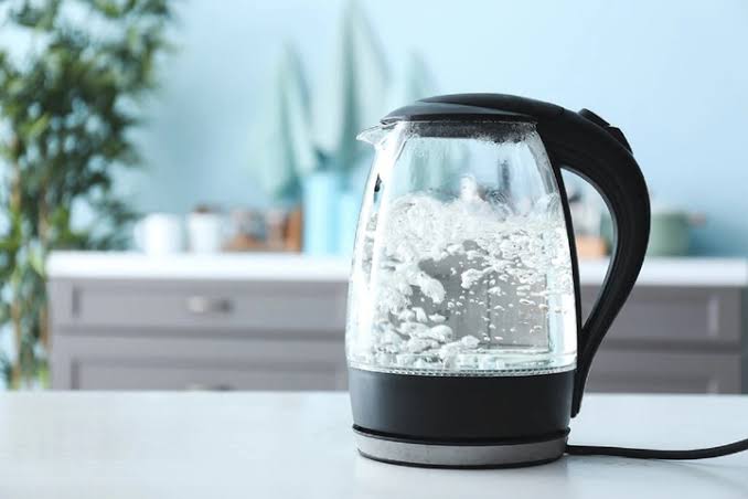 Tại sao không nên đun nước sôi lại nhiều lần?