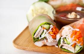 These spring rolls are made with rice paper and filled with vietnamese grilled / baked pork sausage, lettuce, assorted herbs, a crunchy component made from either fried rice paper wrapper or egg roll wrapper and comes with its signature orange dipping sauce on the side. Pork And Shrimp Spring Rolls Recipe Life By Daily Burn