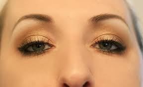 bronzed beauty golden smokey eye