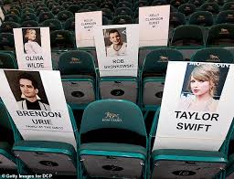 Taylor Swift Seated Next To Her Me Co Singer Brendan Urie