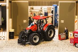 While a company like a minimart is obviously created to earn profits from buying and selling things like groceries, an ihc is designed simply as a structure to hold assets. Sonderausstellung Case Und Ihc International Harvester Company Field Fun