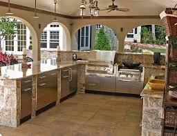 luxury outdoor kitchen and appliances